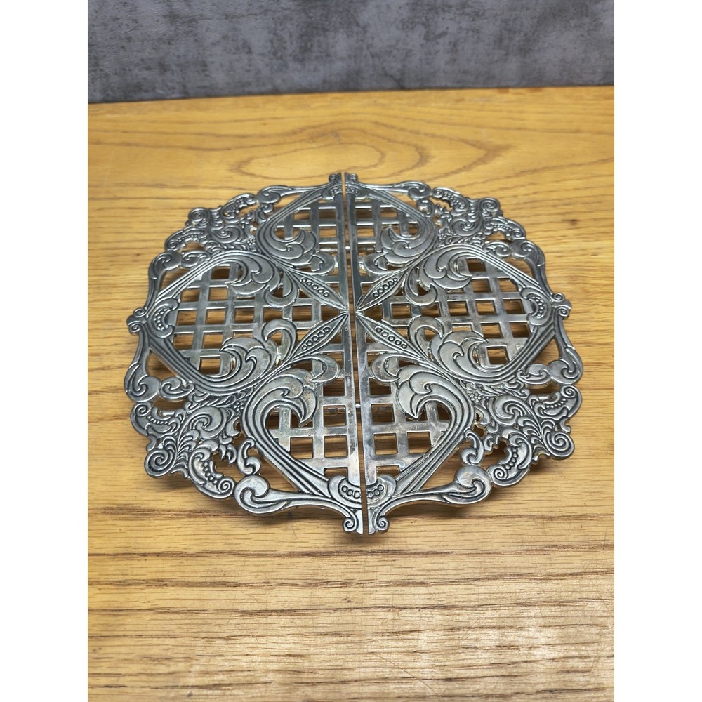 Vintage Expandable Silverplated Trivet Footed Godinger 1993‎